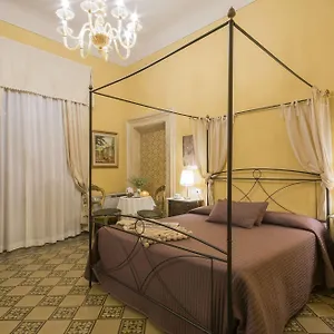 Nocleg ze śniadaniem La Boheme, Lukka