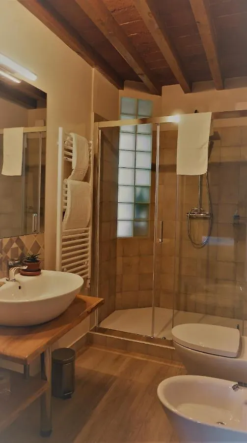 Il Tiglio Jacuzzi&Sauna Lucca 0*,  Italy