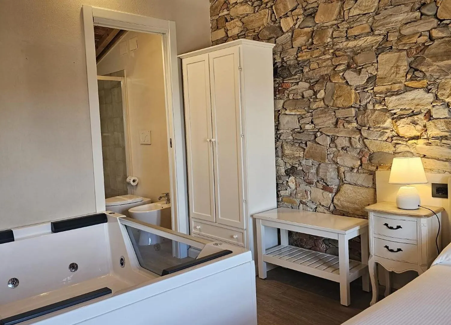 Il Tiglio Jacuzzi&Sauna Lucca Bed & Breakfast