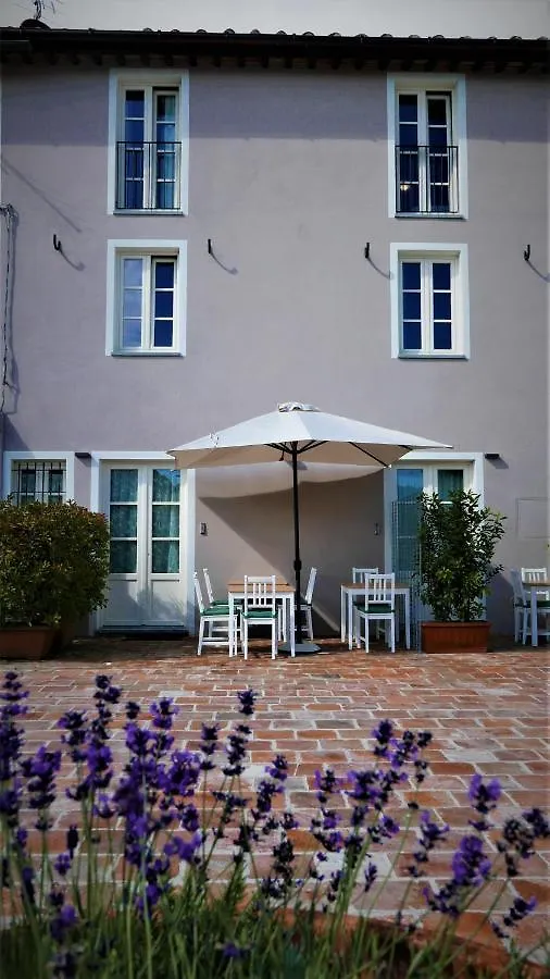 Il Tiglio Jacuzzi&Sauna Lucca Bed & Breakfast